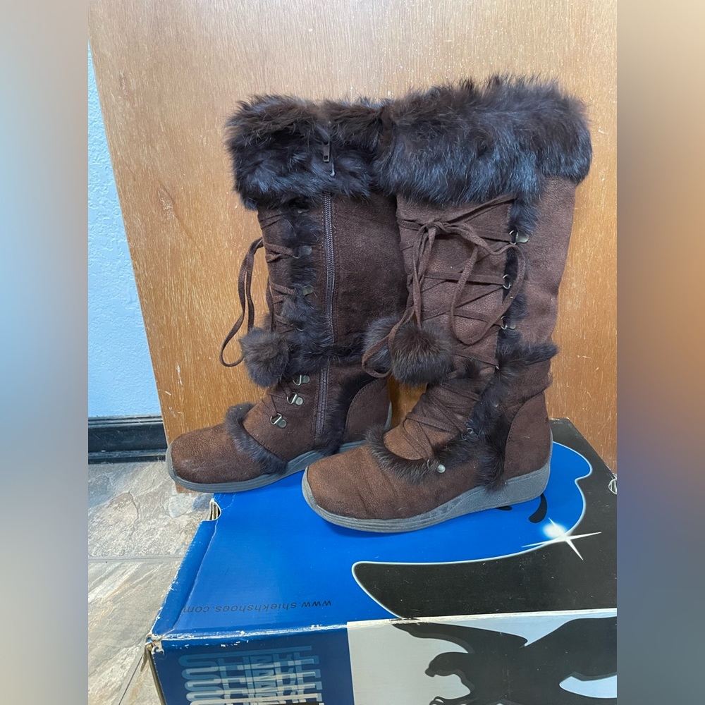 Shiekh pumpum brown fur lace up boots